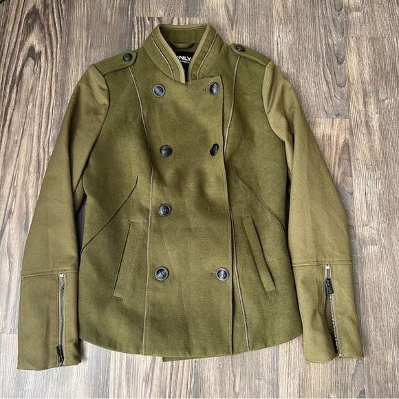 Only Love Urbanized Green Military Utility Style Jacket - Picture 3 of 16